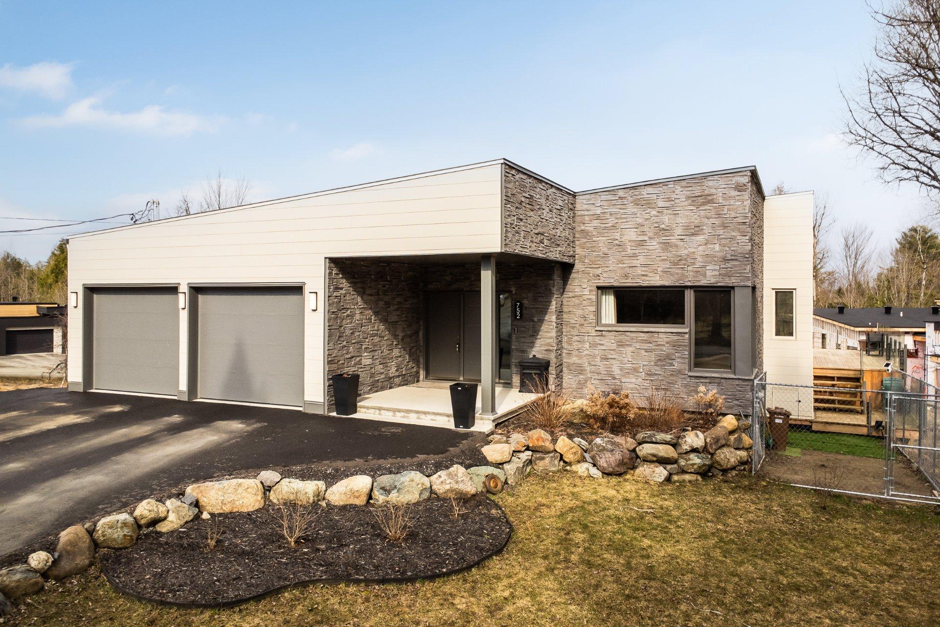 









752


Ch. Viens

,
Magog,




QC
J1X5N2

