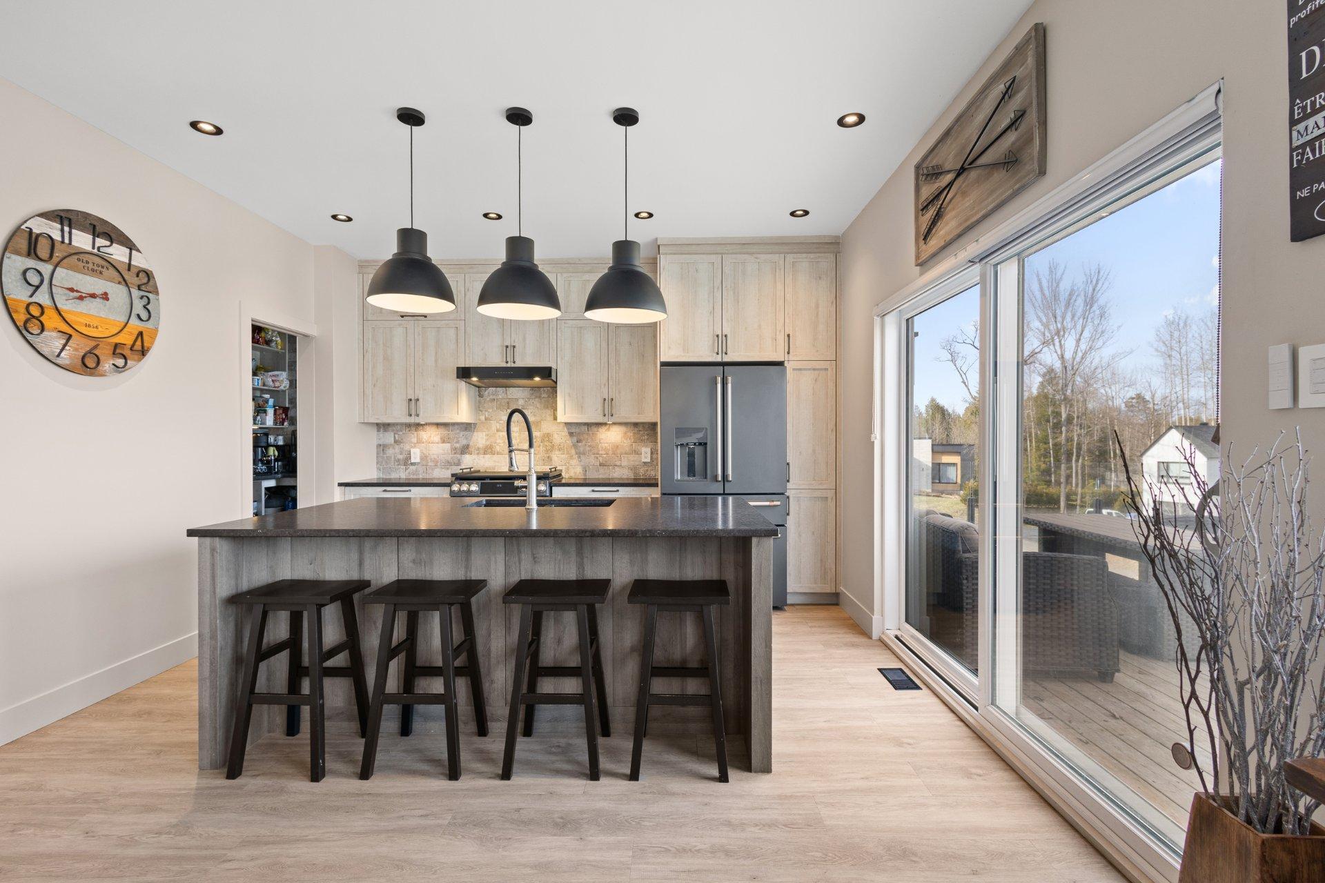 









752


Ch. Viens

,
Magog,




QC
J1X5N2

