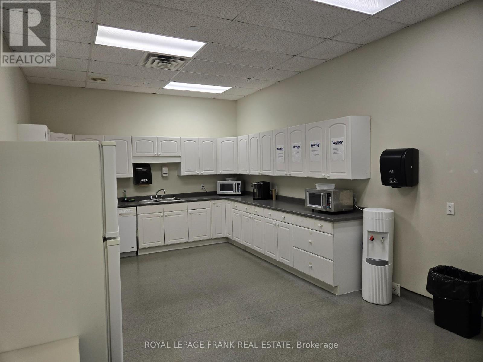 












104-105,201 - 1100 BENNETT ROAD

,
Clarington (Bowmanville),




Ontario
L1C3K5

