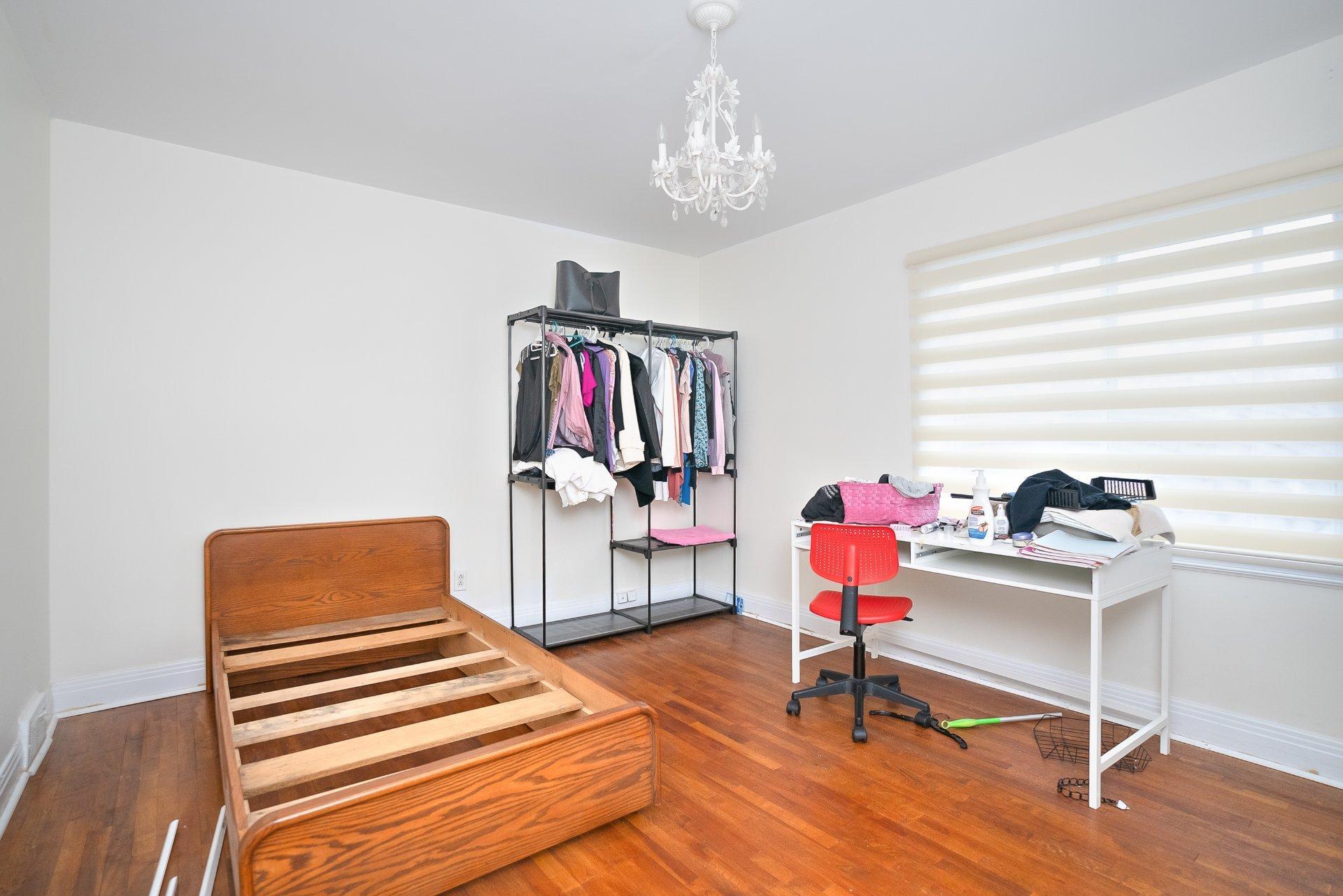 









1620


Rue Filion

,
Montréal (Saint-Laurent),




QC
H4L4E9

