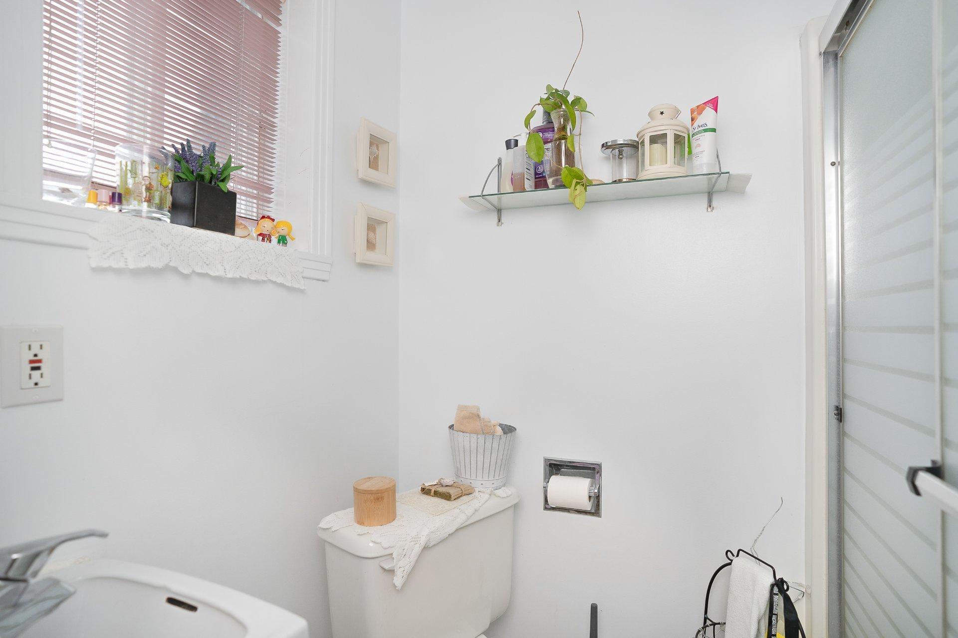 









1620


Rue Filion

,
Montréal (Saint-Laurent),




QC
H4L4E9

