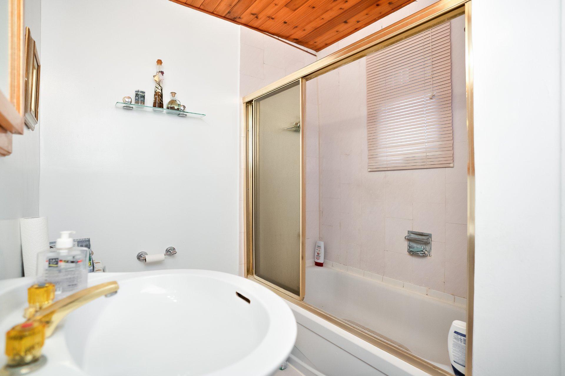 









1620


Rue Filion

,
Montréal (Saint-Laurent),




QC
H4L4E9

