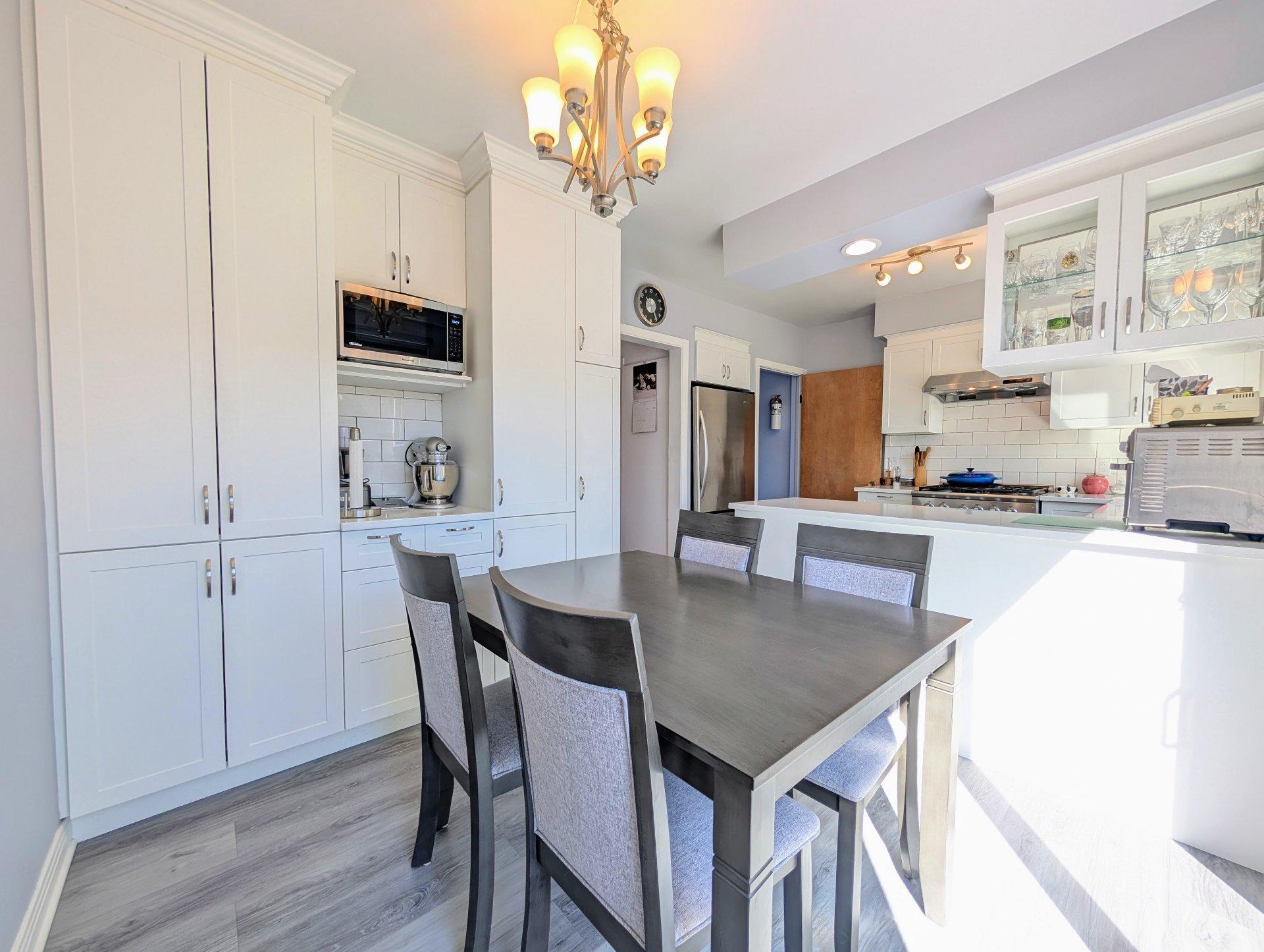 









47


Av. de la Baie-de-Valois

,
Pointe-Claire,




QC
H9R4B5

