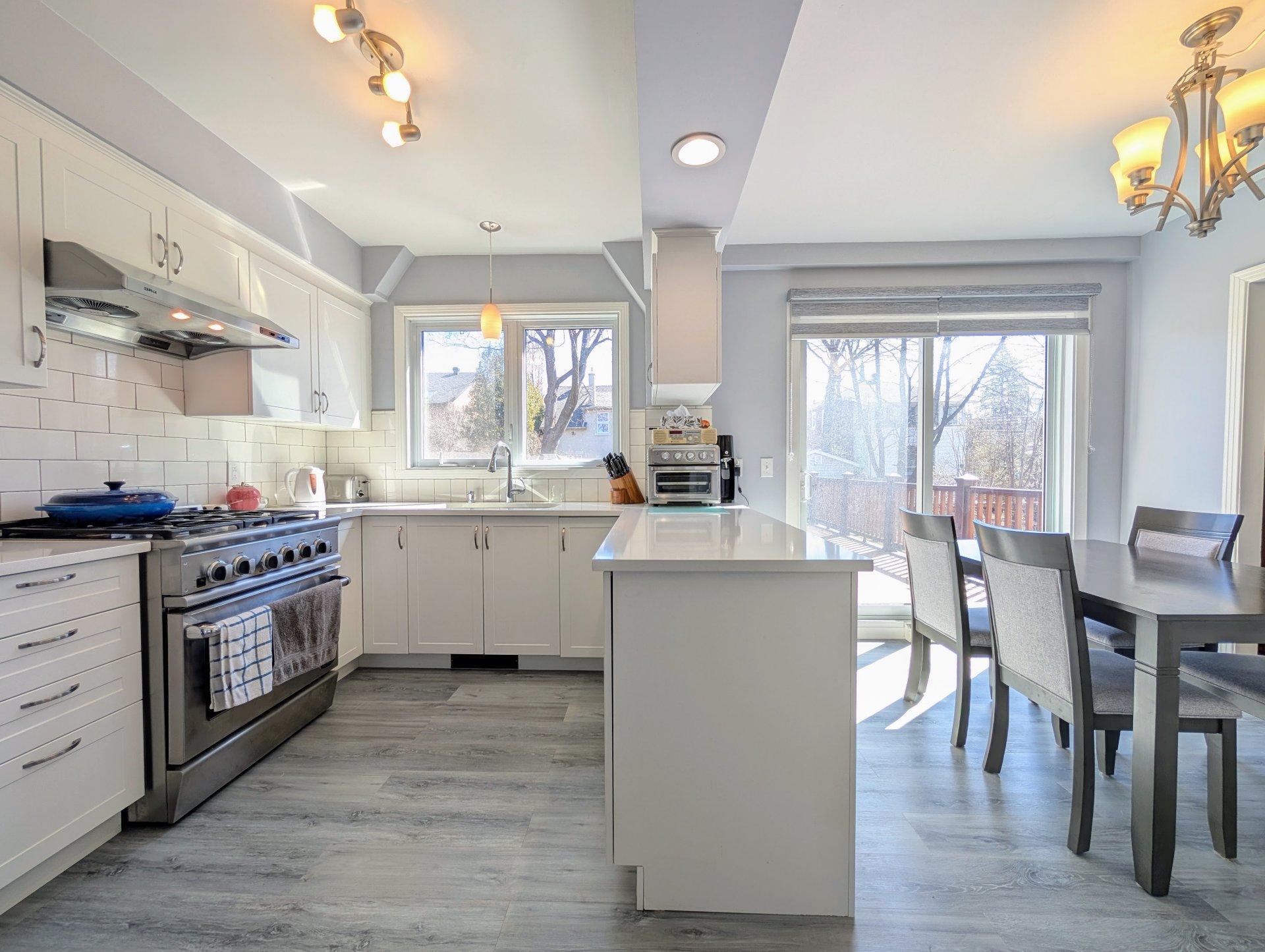 









47


Av. de la Baie-de-Valois

,
Pointe-Claire,




QC
H9R4B5

