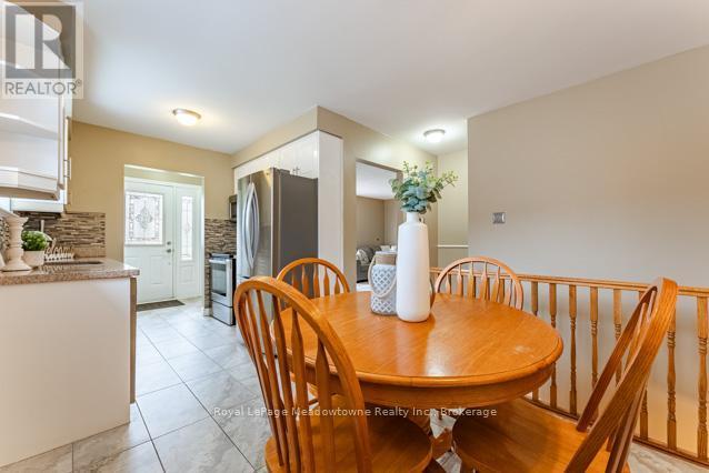 












756 MACKENZIE DRIVE

,
Milton (DP Dorset Park),




Ontario
L9T3M1

