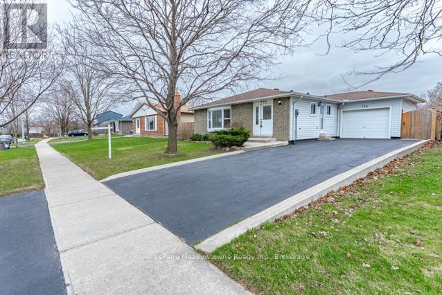 












756 MACKENZIE DRIVE

,
Milton (DP Dorset Park),




Ontario
L9T3M1

