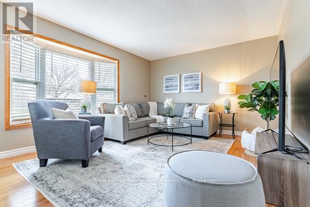 












756 MACKENZIE DRIVE

,
Milton (DP Dorset Park),




Ontario
L9T3M1

