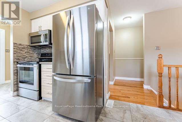 












756 MACKENZIE DRIVE

,
Milton (DP Dorset Park),




Ontario
L9T3M1

