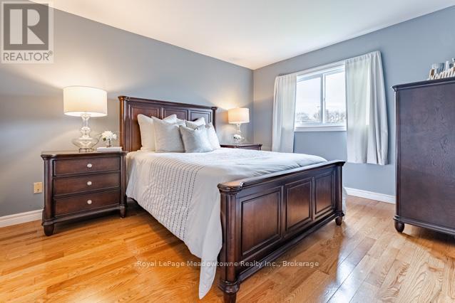 












756 MACKENZIE DRIVE

,
Milton (DP Dorset Park),




Ontario
L9T3M1

