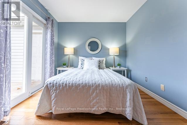 












756 MACKENZIE DRIVE

,
Milton (DP Dorset Park),




Ontario
L9T3M1

