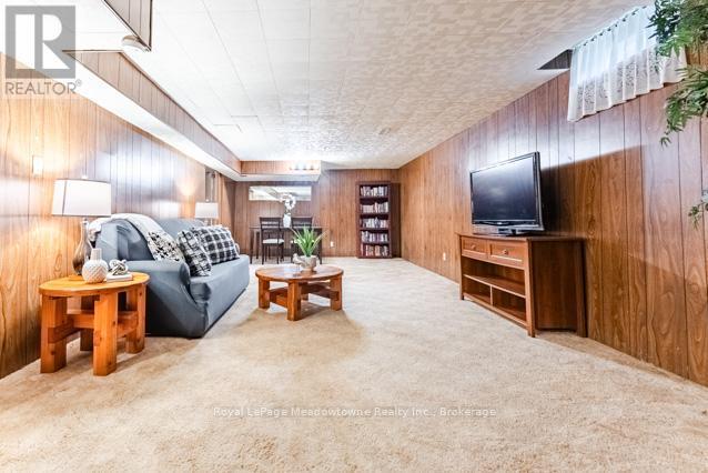 












756 MACKENZIE DRIVE

,
Milton (DP Dorset Park),




Ontario
L9T3M1

