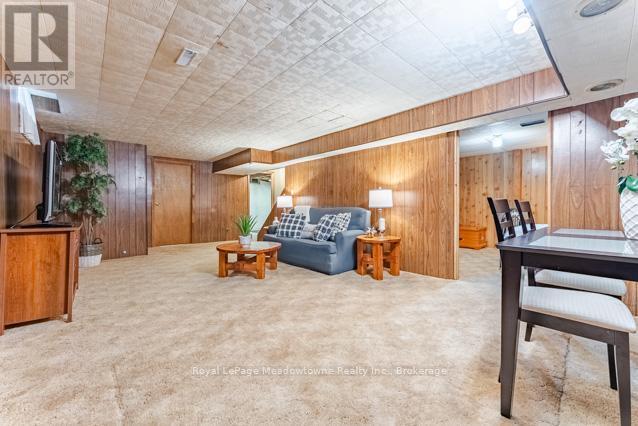 












756 MACKENZIE DRIVE

,
Milton (DP Dorset Park),




Ontario
L9T3M1

