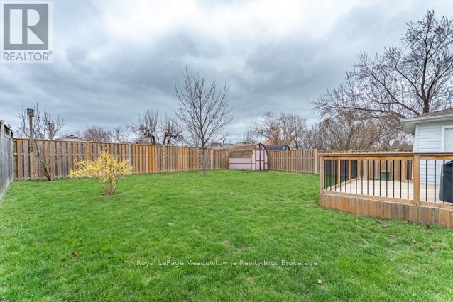 












756 MACKENZIE DRIVE

,
Milton (DP Dorset Park),




Ontario
L9T3M1

