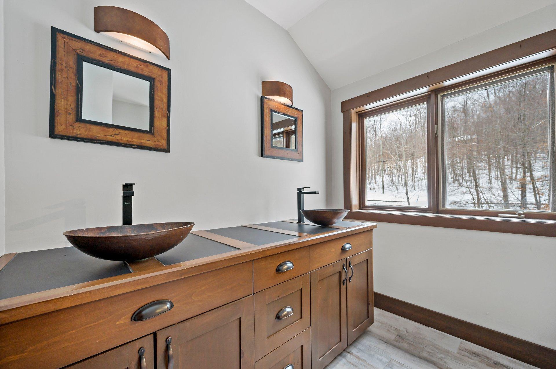 









515

 - 517


Crois. de la Coulée

,
Lac-Supérieur,




QC
J0T1P0

