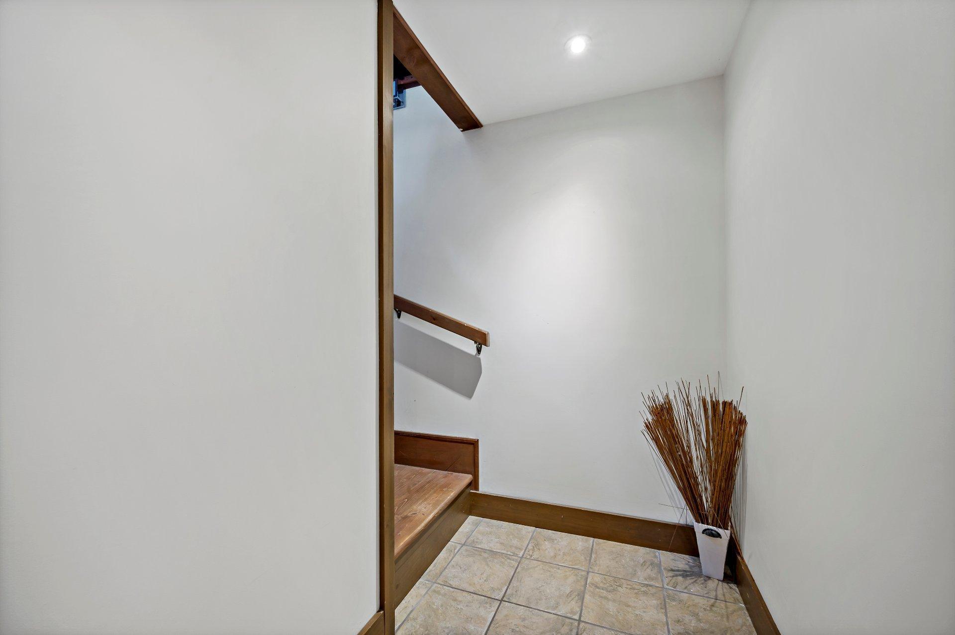 









515

 - 517


Crois. de la Coulée

,
Lac-Supérieur,




QC
J0T1P0

