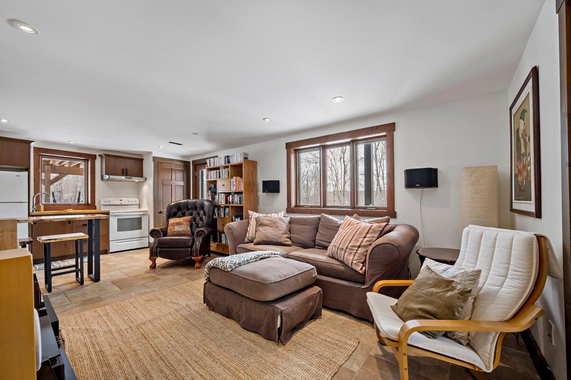 









515

 - 517


Crois. de la Coulée

,
Lac-Supérieur,




QC
J0T1P0

