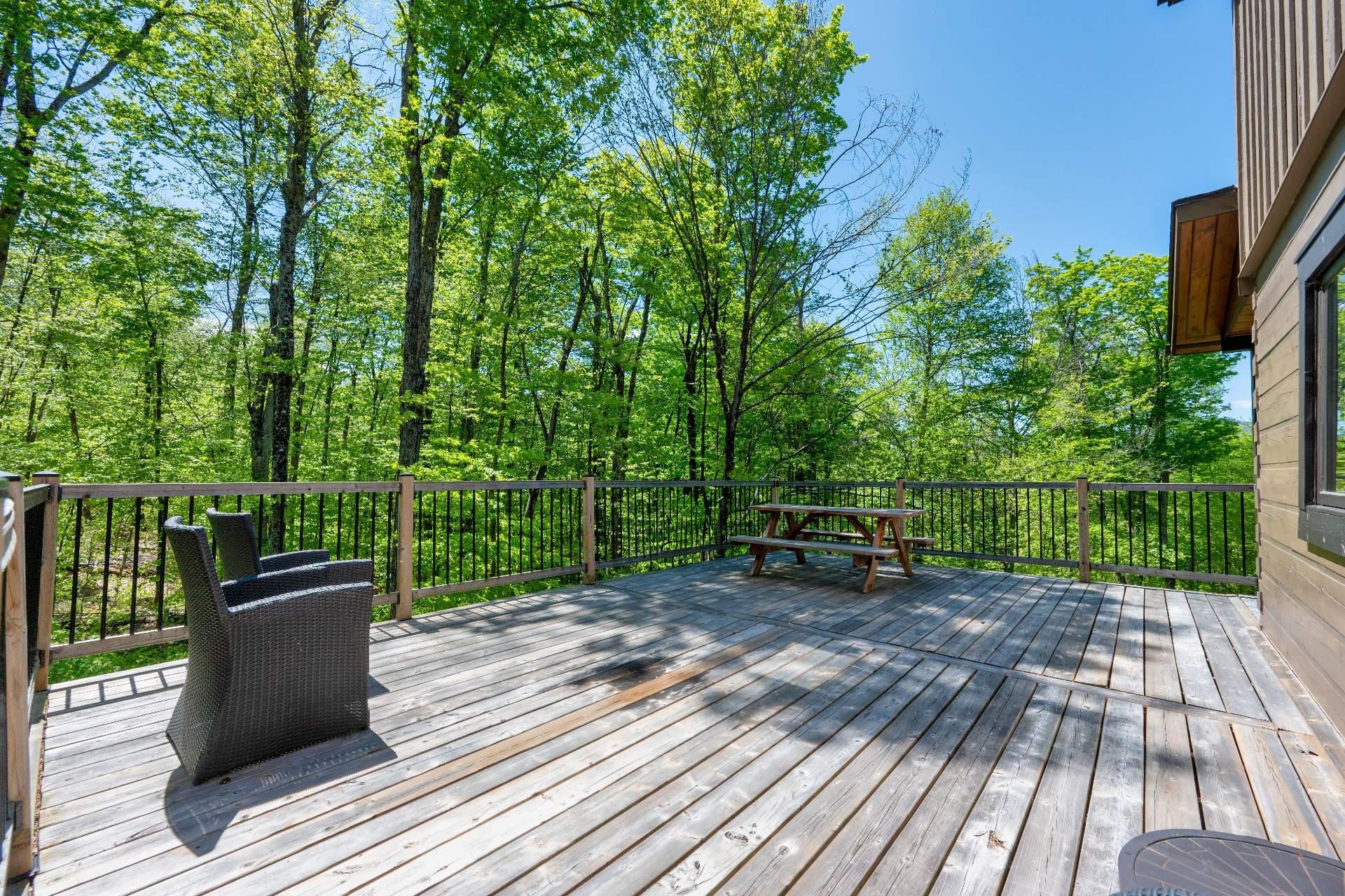 









515

 - 517


Crois. de la Coulée

,
Lac-Supérieur,




QC
J0T1P0

