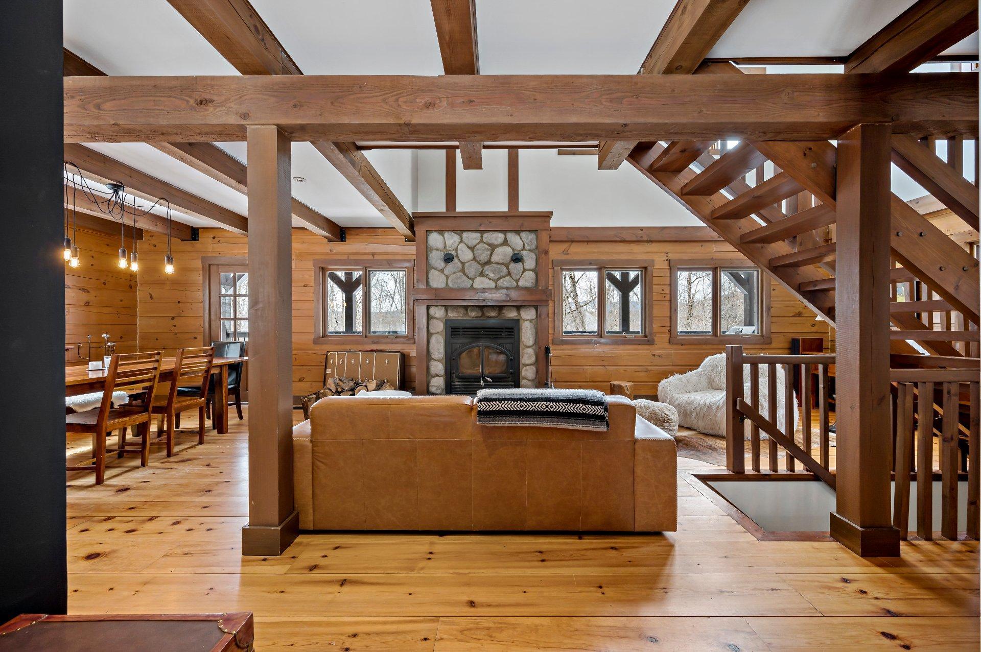 









515

 - 517


Crois. de la Coulée

,
Lac-Supérieur,




QC
J0T1P0

