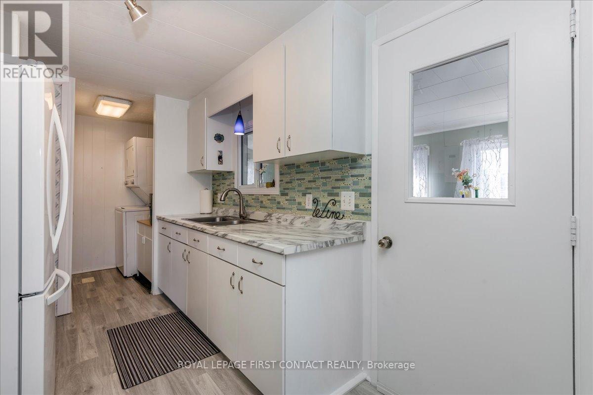












23 MIMOSA CRESCENT

,
Innisfil,




Ontario
L9S1P9

