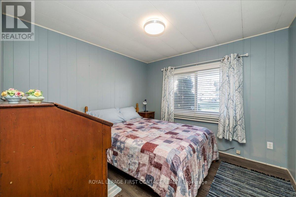 












23 MIMOSA CRESCENT

,
Innisfil,




Ontario
L9S1P9

