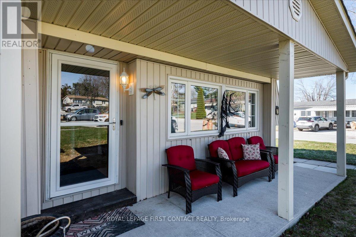 












23 MIMOSA CRESCENT

,
Innisfil,




Ontario
L9S1P9

