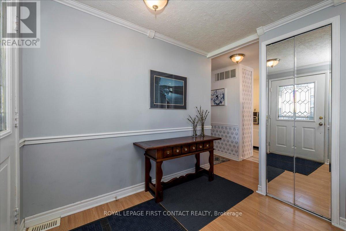 












23 MIMOSA CRESCENT

,
Innisfil,




Ontario
L9S1P9

