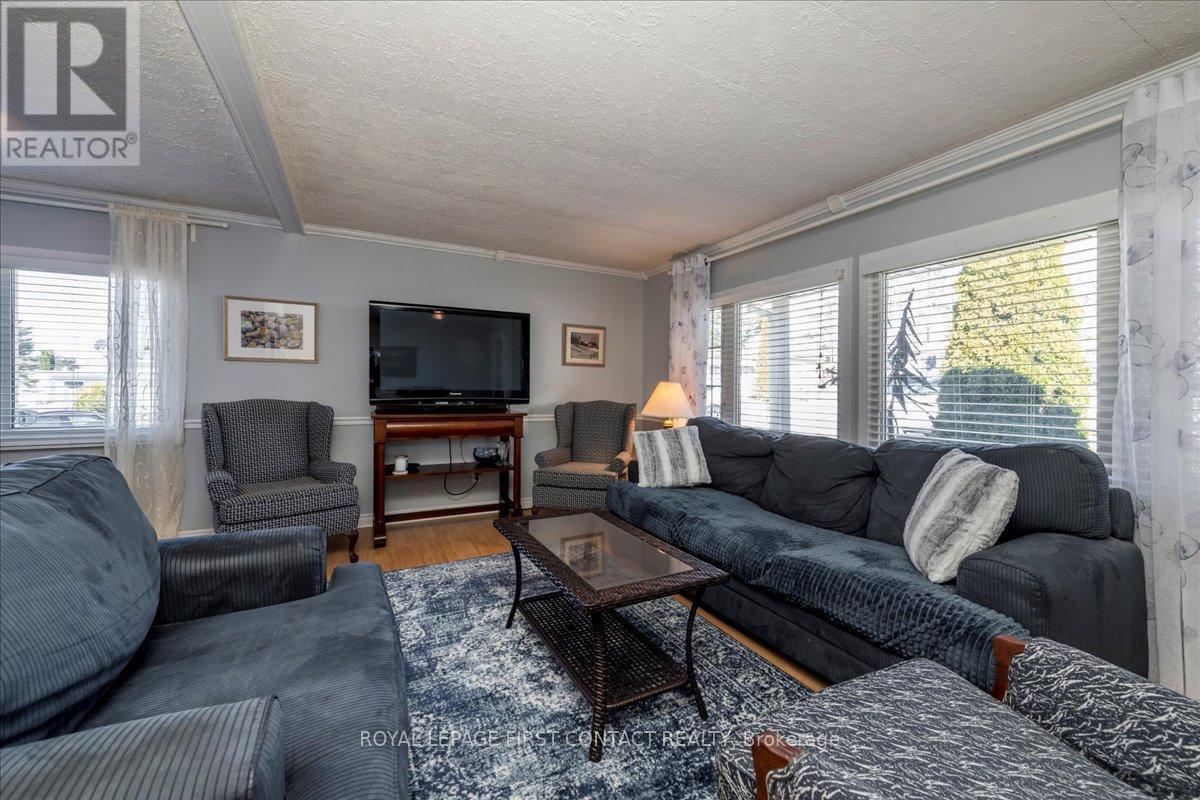 












23 MIMOSA CRESCENT

,
Innisfil,




Ontario
L9S1P9

