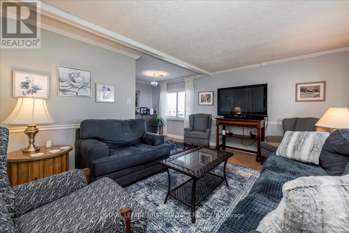 












23 MIMOSA CRESCENT

,
Innisfil,




Ontario
L9S1P9

