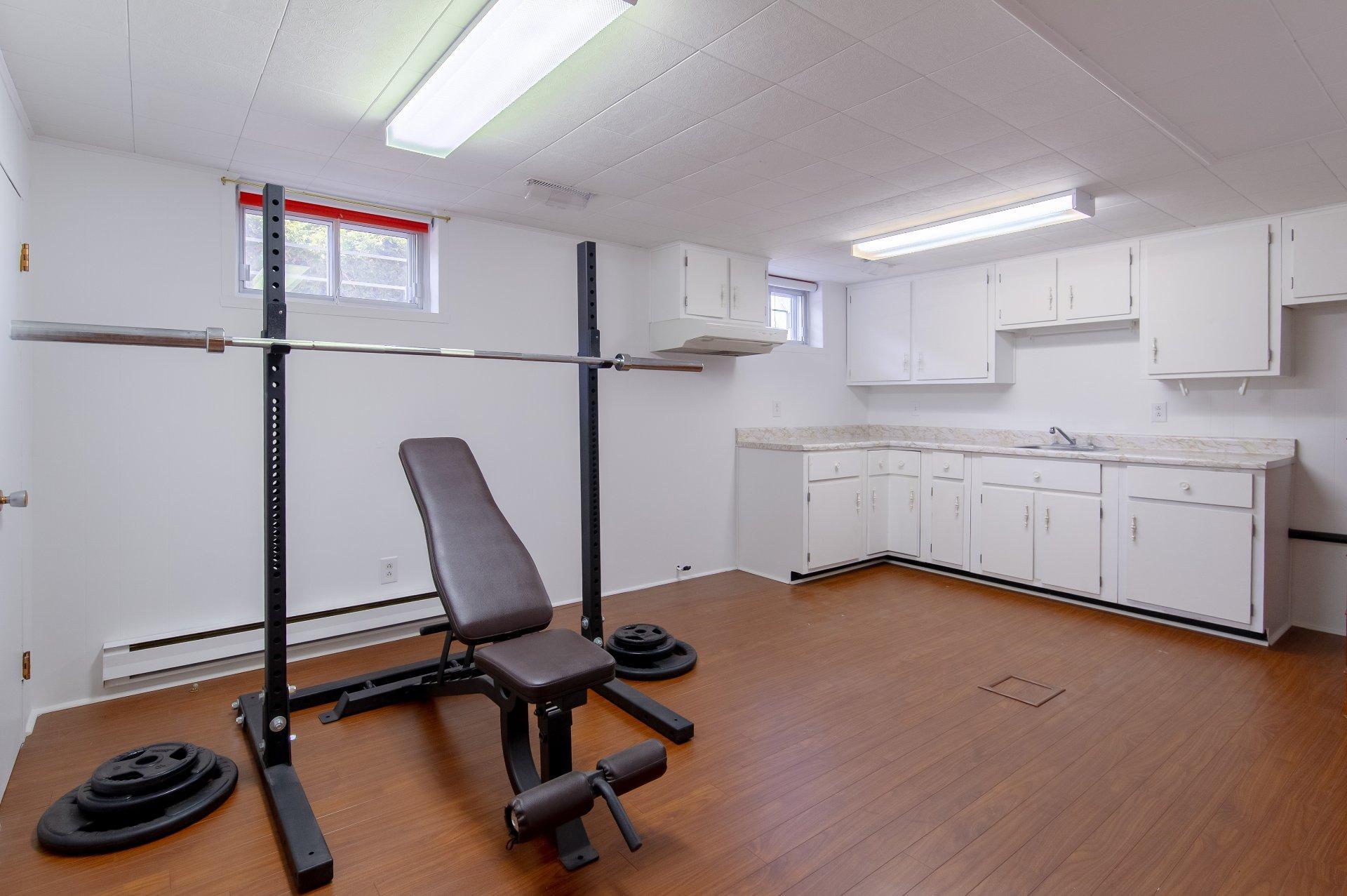









5935


Rue Agathe

,
Brossard,




QC
J4Z1C5

