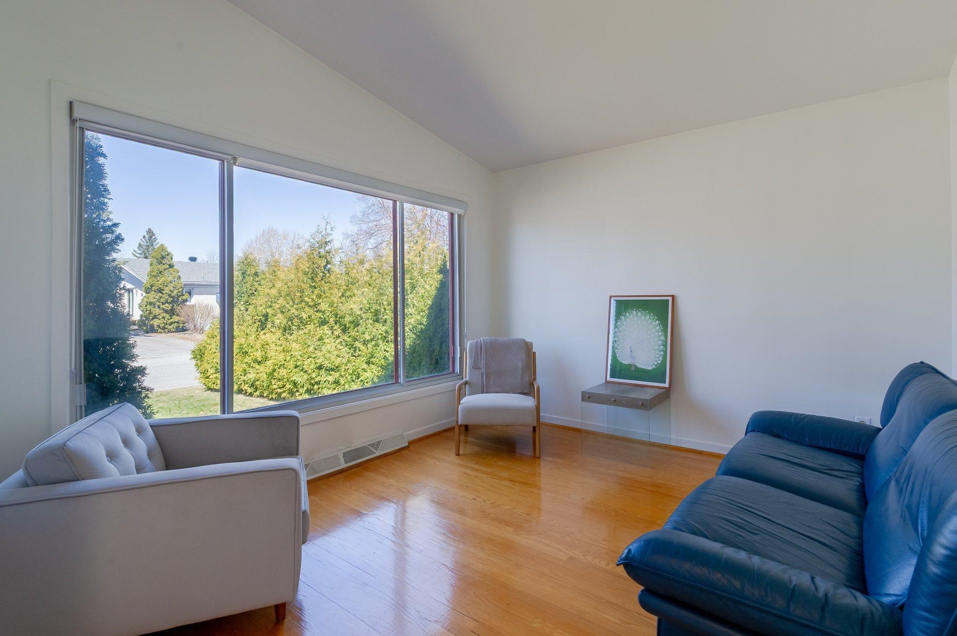 









5935


Rue Agathe

,
Brossard,




QC
J4Z1C5

