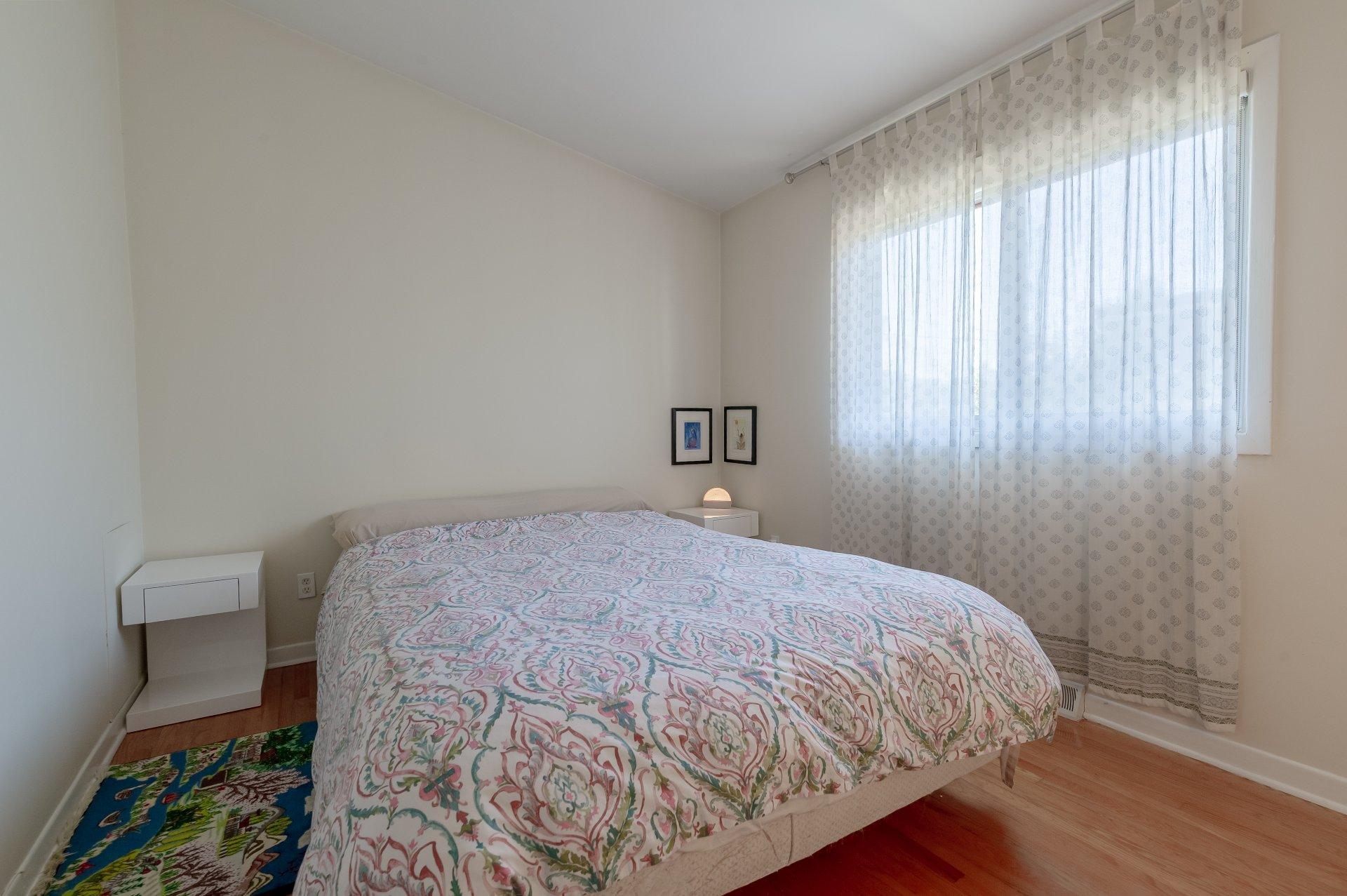 









5935


Rue Agathe

,
Brossard,




QC
J4Z1C5

