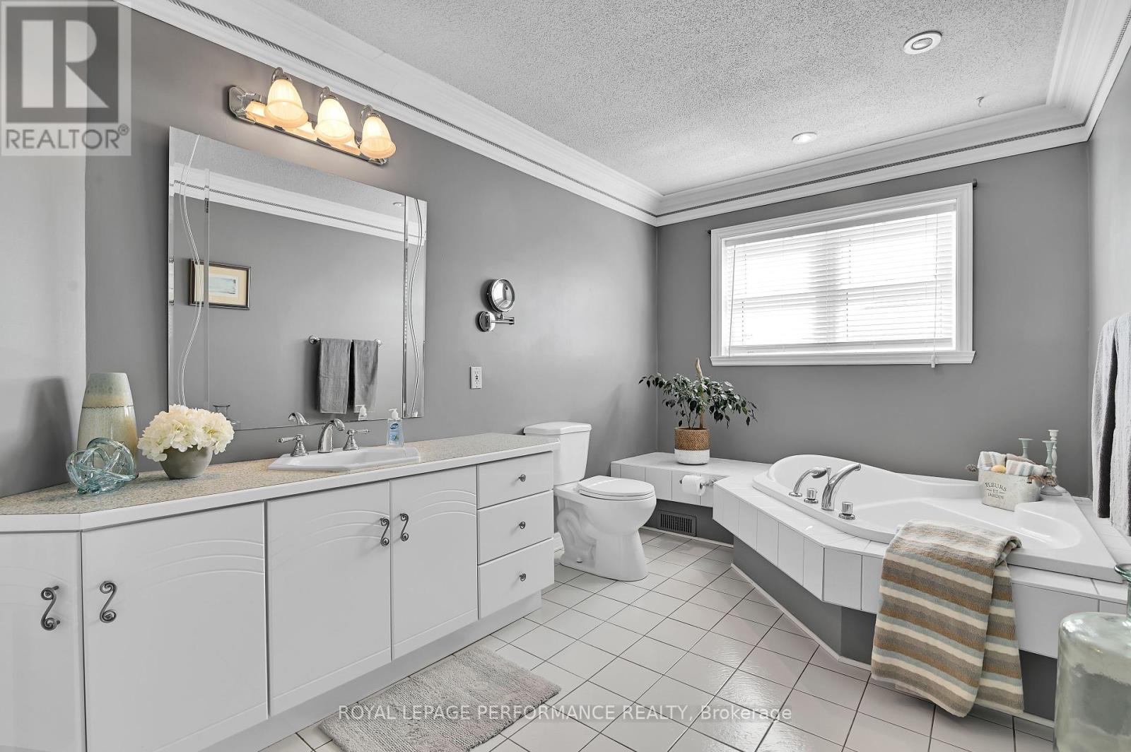 












1846 BAY ROAD

,
Champlain,




Ontario
K0B1K0

