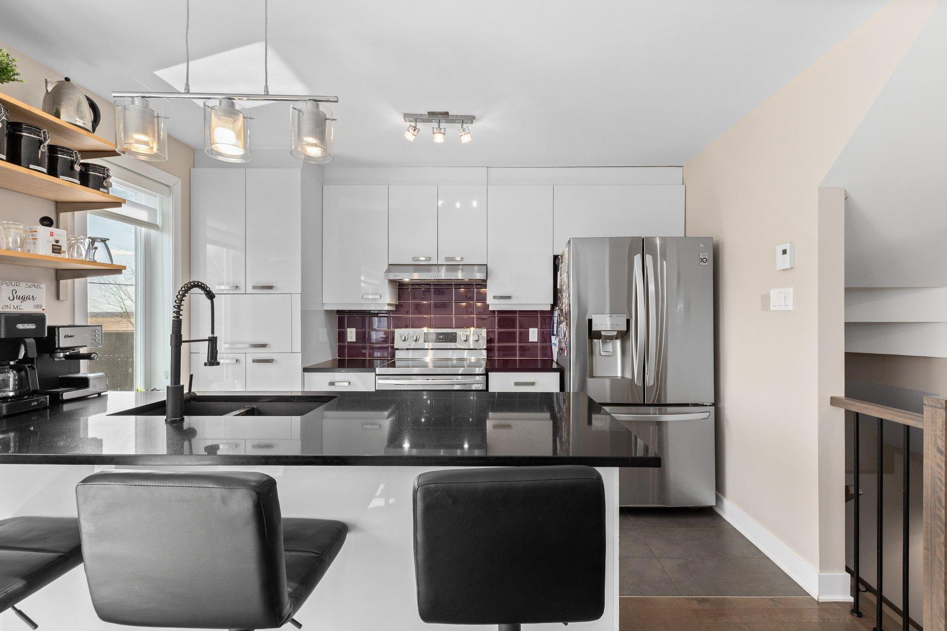 









518


Rue Plaza

,
Saint-Mathias-sur-Richelieu,




QC
J3L6C8

