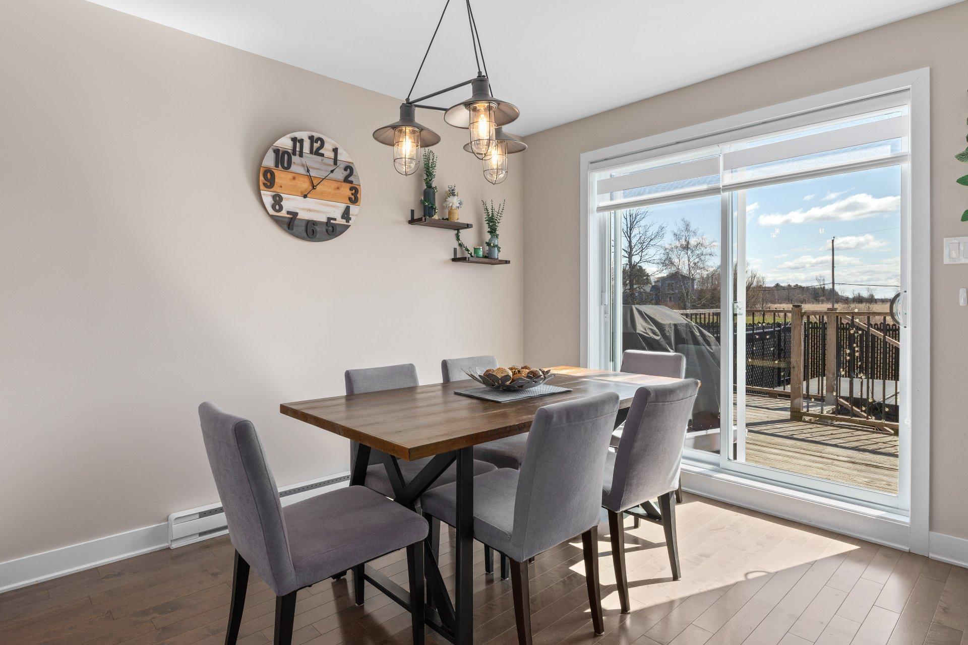









518


Rue Plaza

,
Saint-Mathias-sur-Richelieu,




QC
J3L6C8

