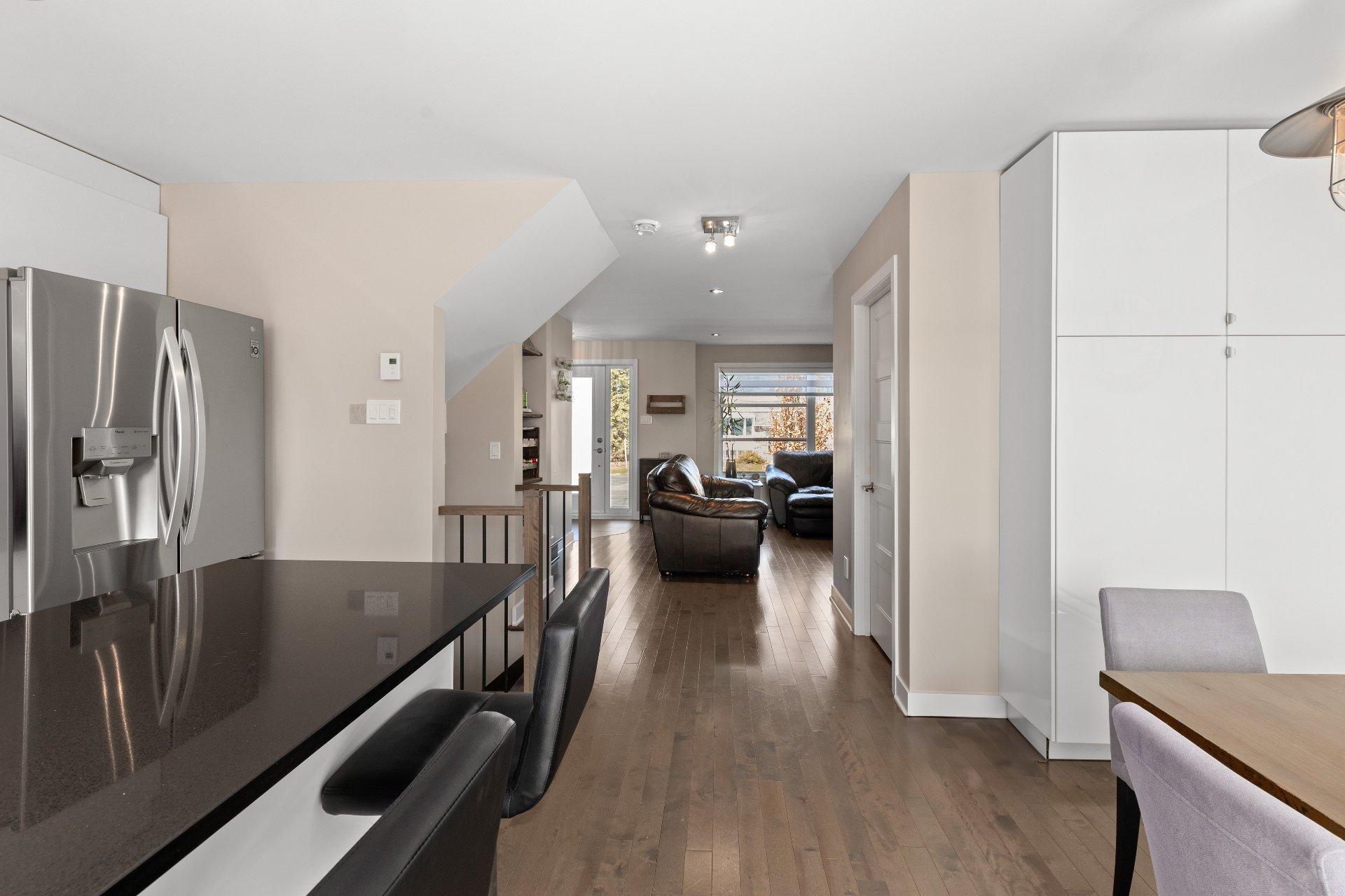 









518


Rue Plaza

,
Saint-Mathias-sur-Richelieu,




QC
J3L6C8

