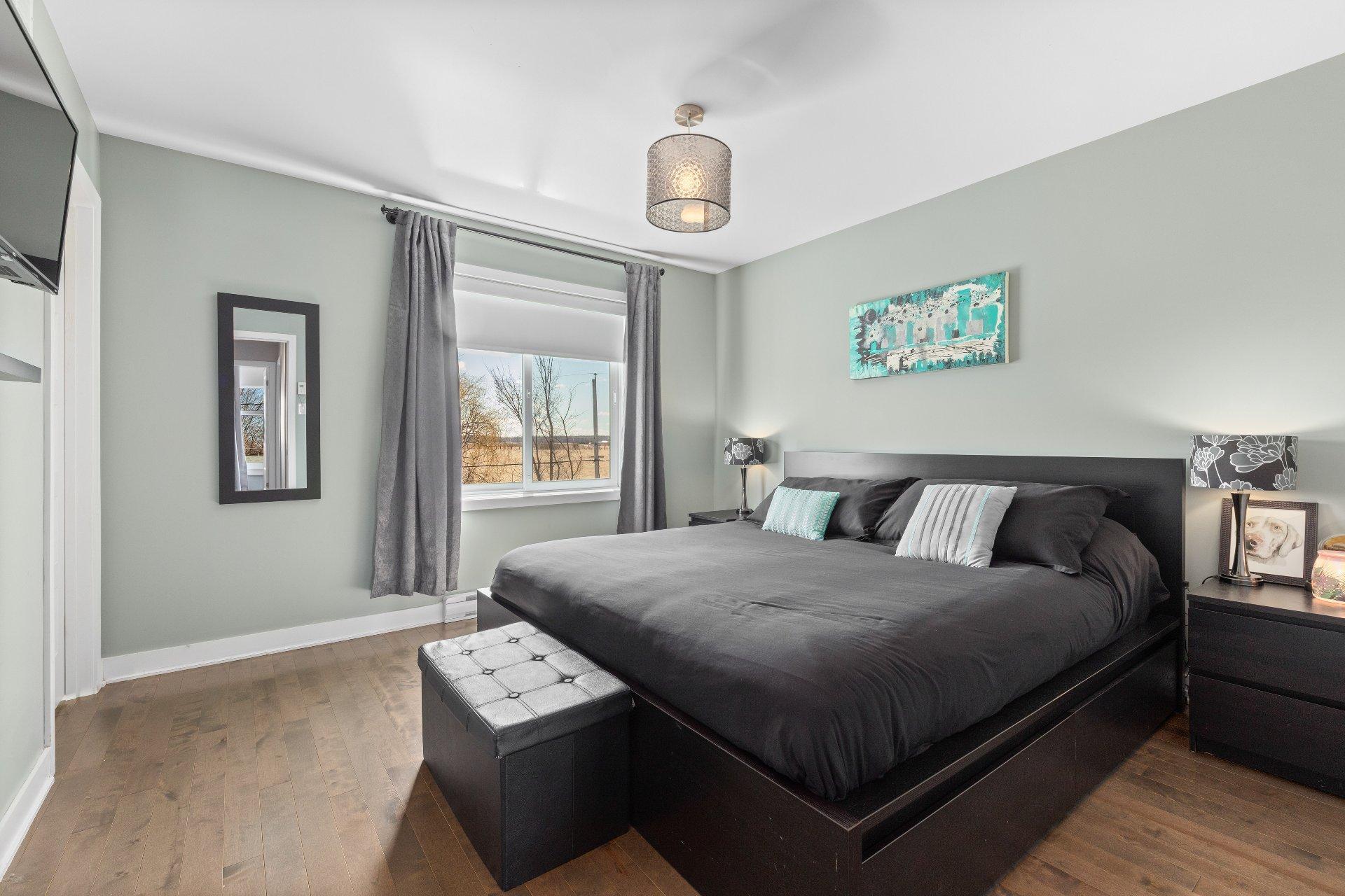 









518


Rue Plaza

,
Saint-Mathias-sur-Richelieu,




QC
J3L6C8

