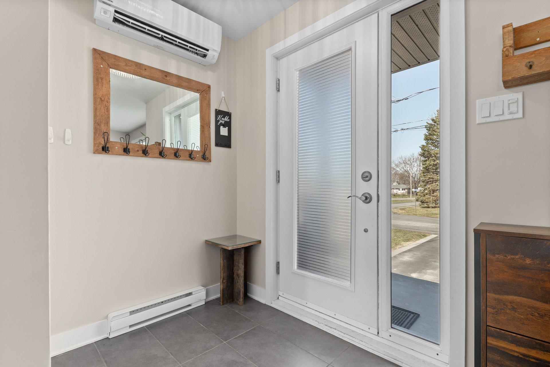 









518


Rue Plaza

,
Saint-Mathias-sur-Richelieu,




QC
J3L6C8

