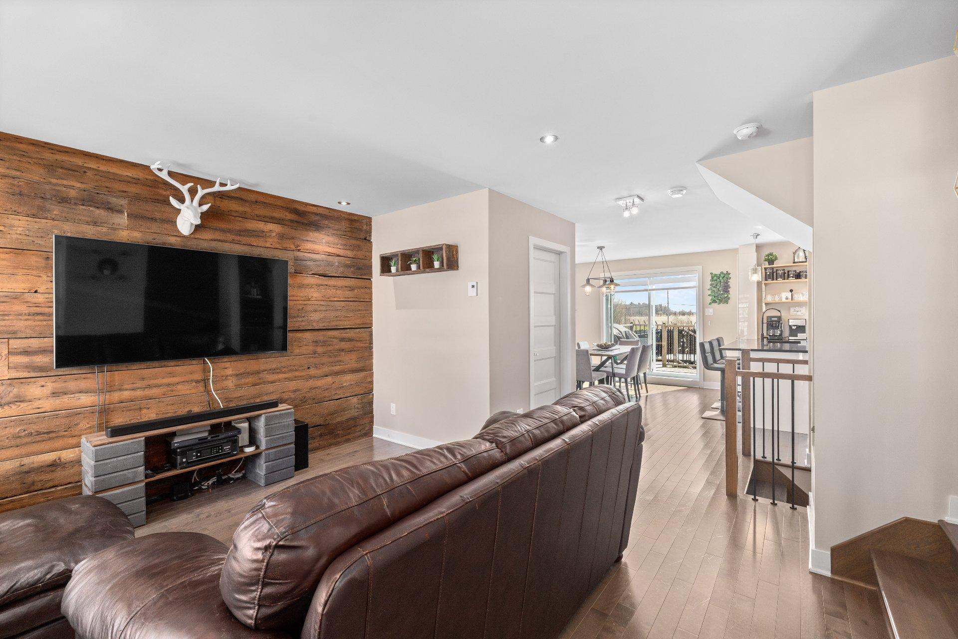 









518


Rue Plaza

,
Saint-Mathias-sur-Richelieu,




QC
J3L6C8

