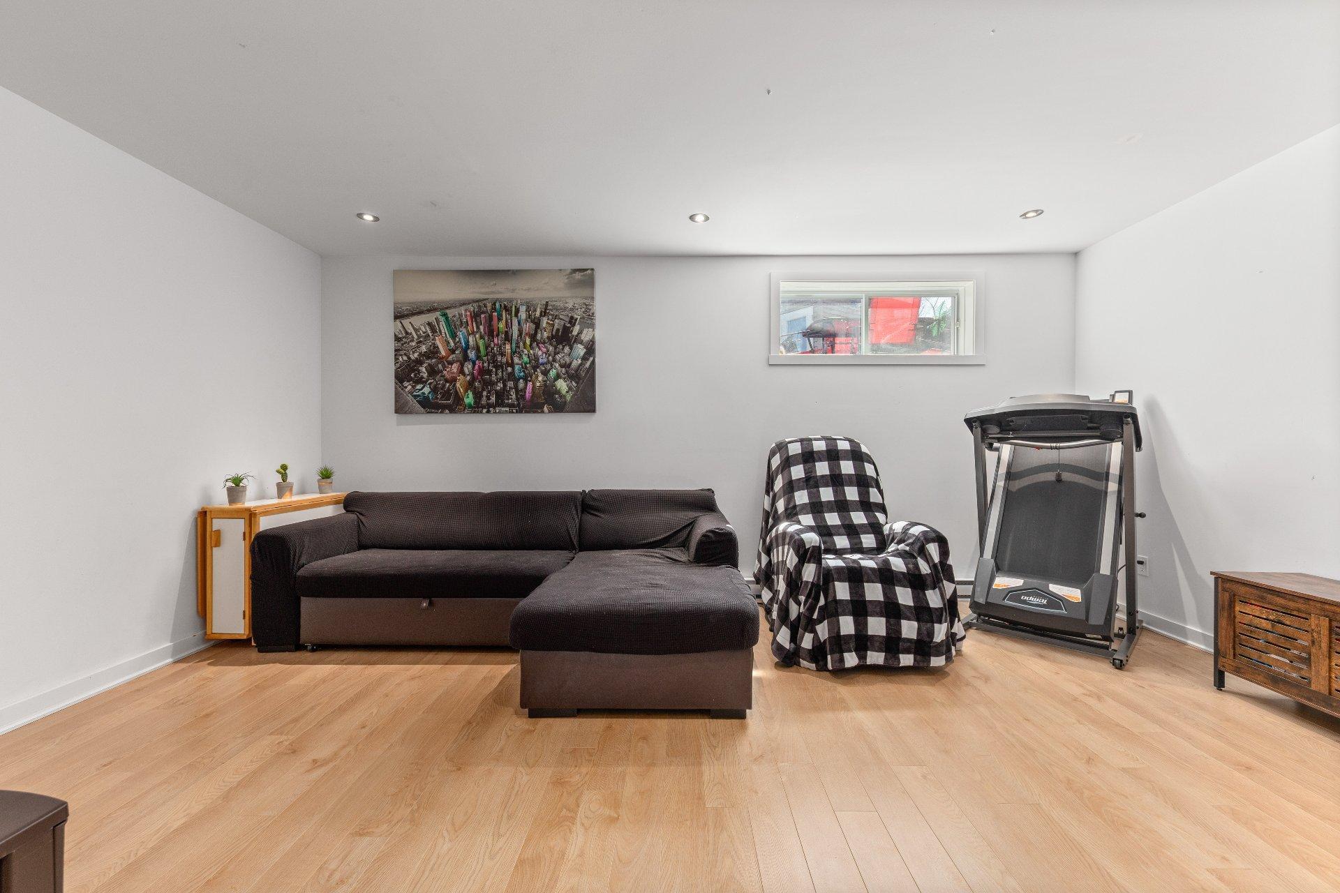 









518


Rue Plaza

,
Saint-Mathias-sur-Richelieu,




QC
J3L6C8

