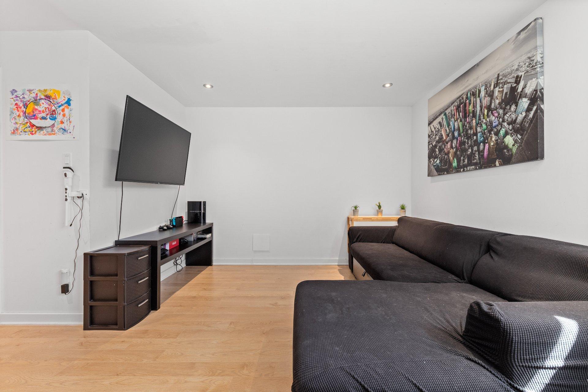 









518


Rue Plaza

,
Saint-Mathias-sur-Richelieu,




QC
J3L6C8

