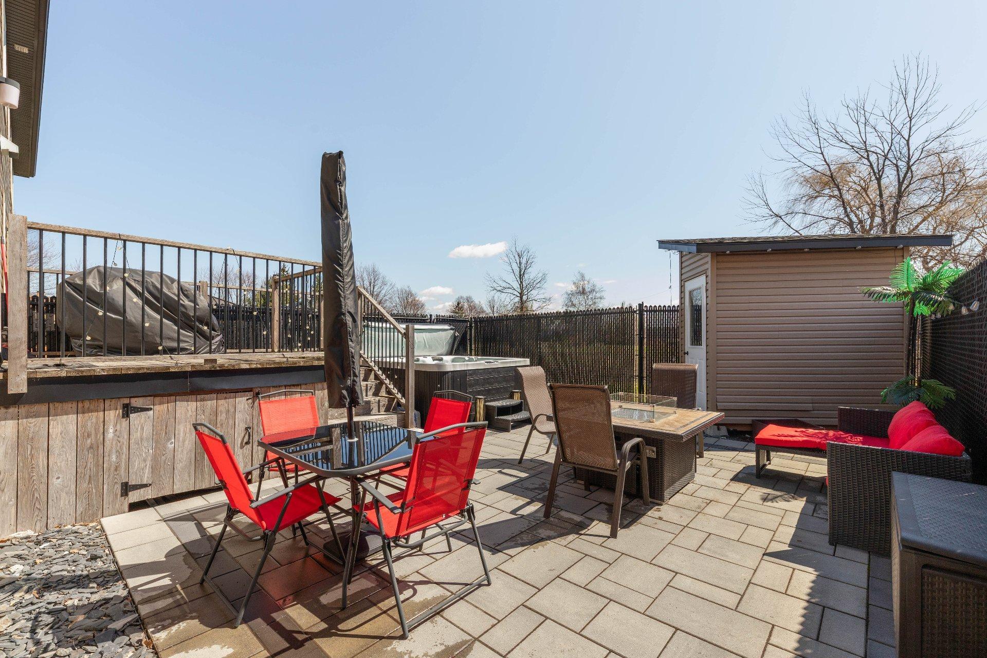 









518


Rue Plaza

,
Saint-Mathias-sur-Richelieu,




QC
J3L6C8

