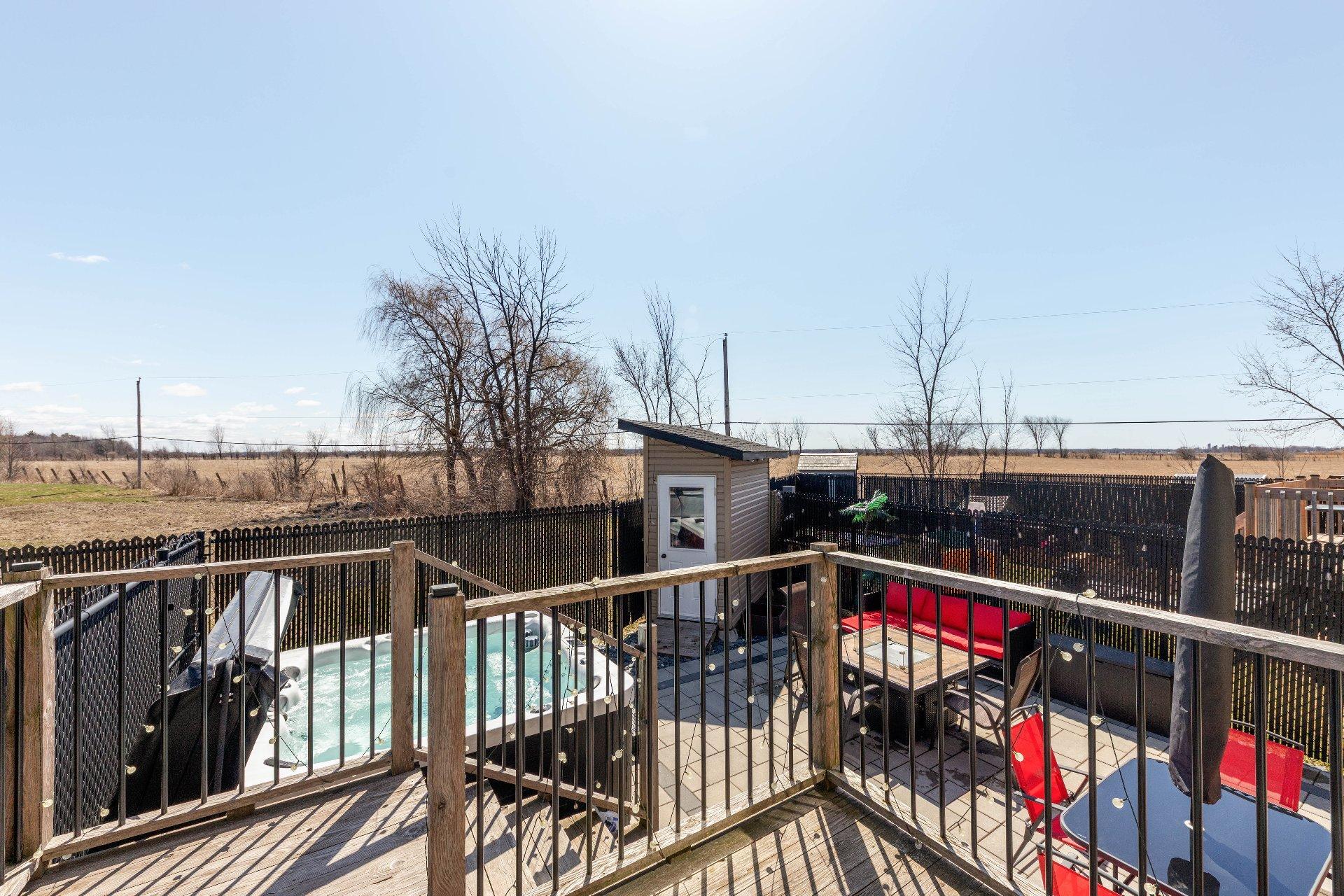 









518


Rue Plaza

,
Saint-Mathias-sur-Richelieu,




QC
J3L6C8

