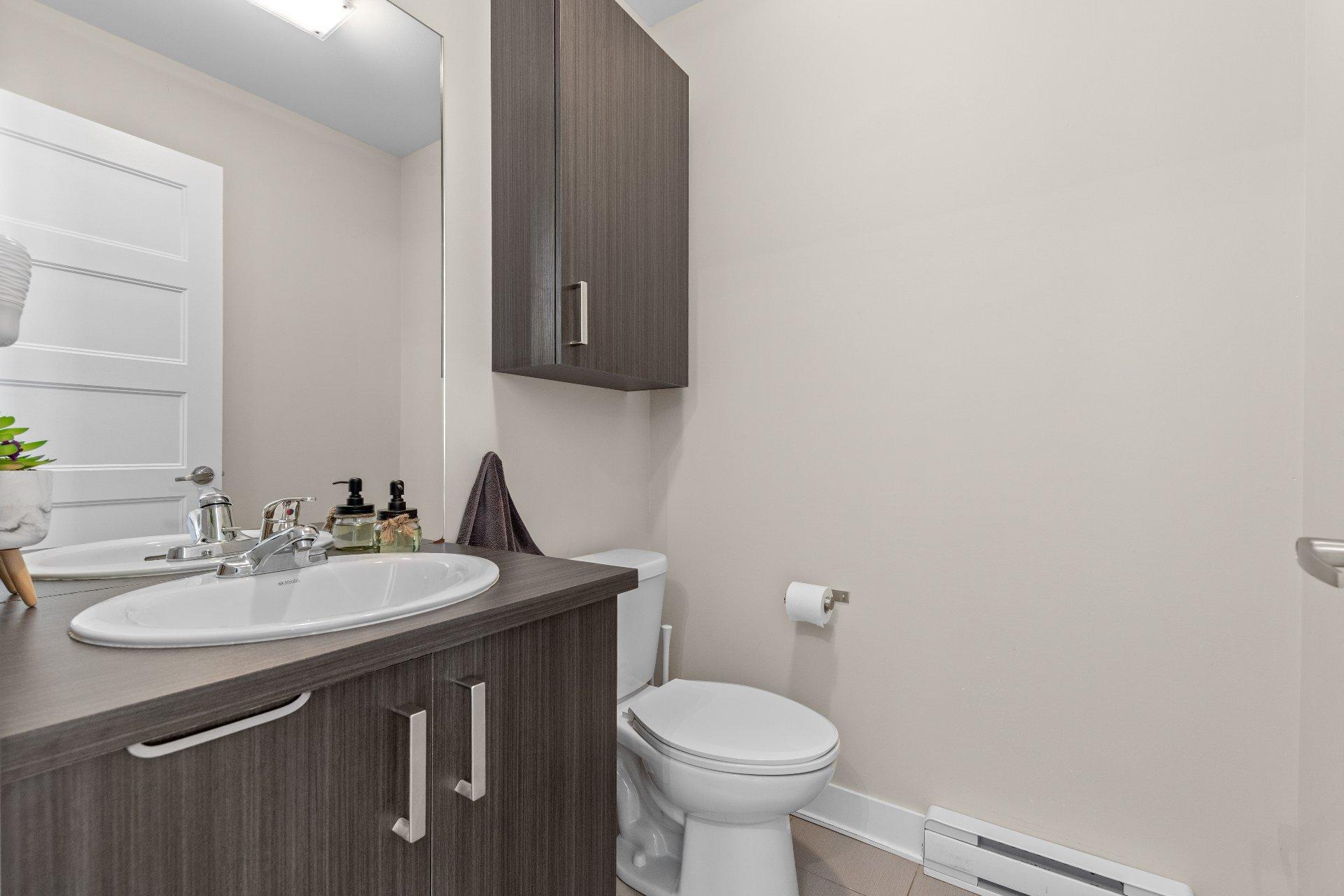 









518


Rue Plaza

,
Saint-Mathias-sur-Richelieu,




QC
J3L6C8

