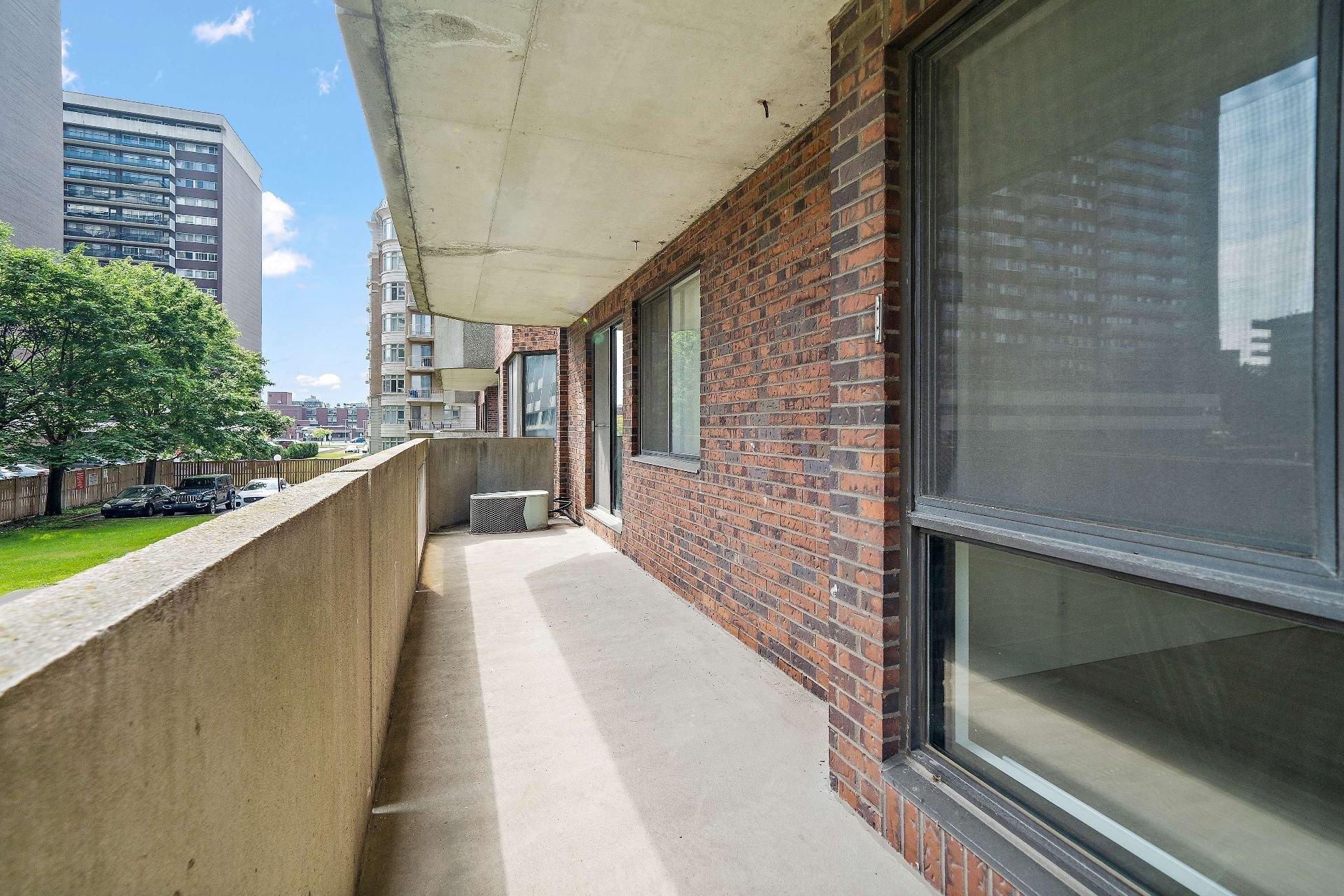 









6785


Crois. Korczak

, 205,
Côte-Saint-Luc,




QC
H4W2W6

