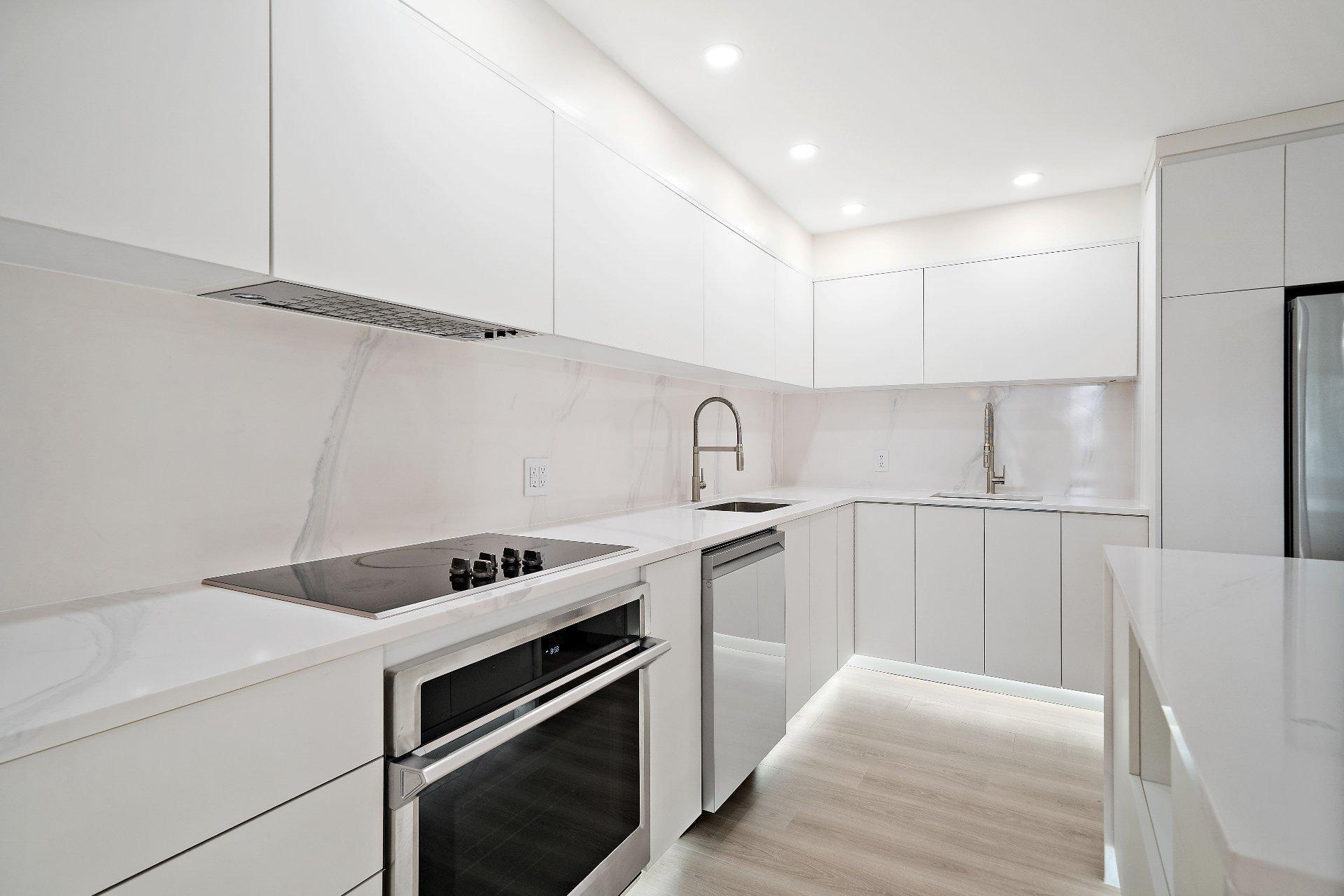 









6785


Crois. Korczak

, 205,
Côte-Saint-Luc,




QC
H4W2W6

