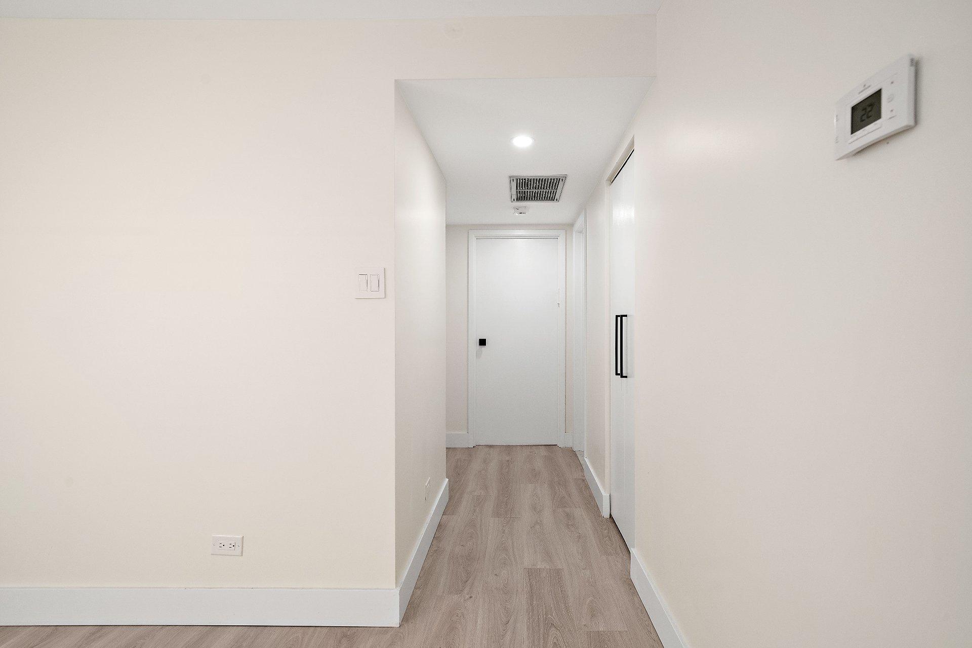









6785


Crois. Korczak

, 205,
Côte-Saint-Luc,




QC
H4W2W6

