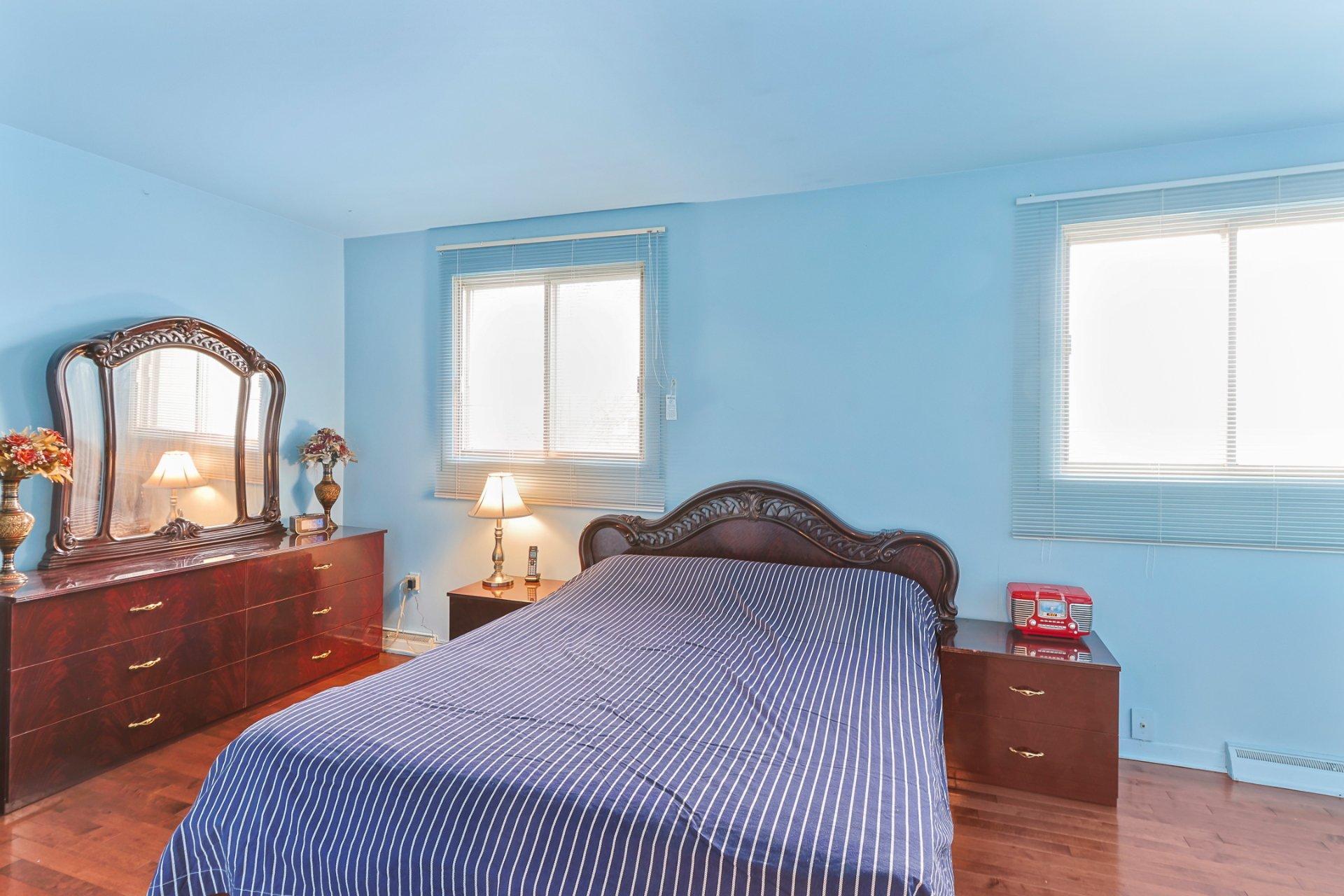 









256


Rue Gardenia

,
Dollard-des-Ormeaux,




QC
H9G1B7

