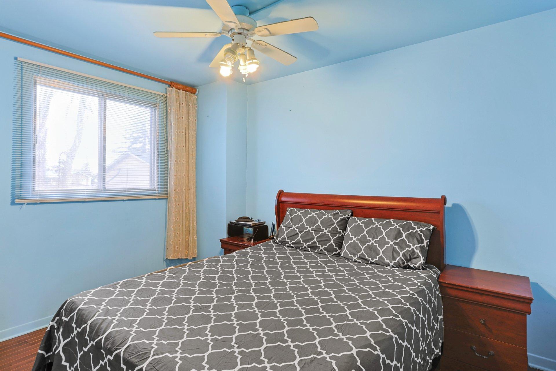 









256


Rue Gardenia

,
Dollard-des-Ormeaux,




QC
H9G1B7

