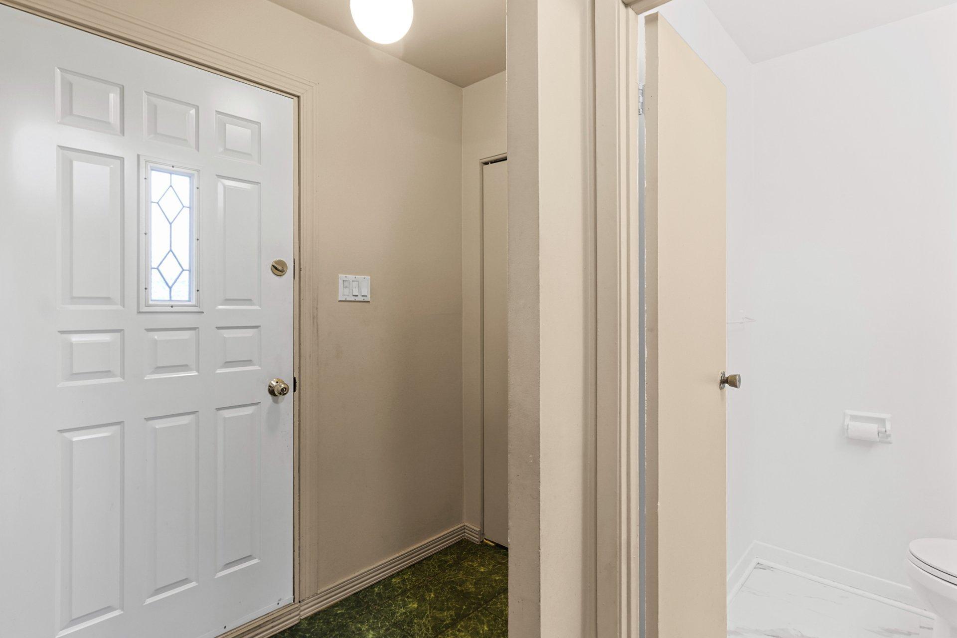 









256


Rue Gardenia

,
Dollard-des-Ormeaux,




QC
H9G1B7

