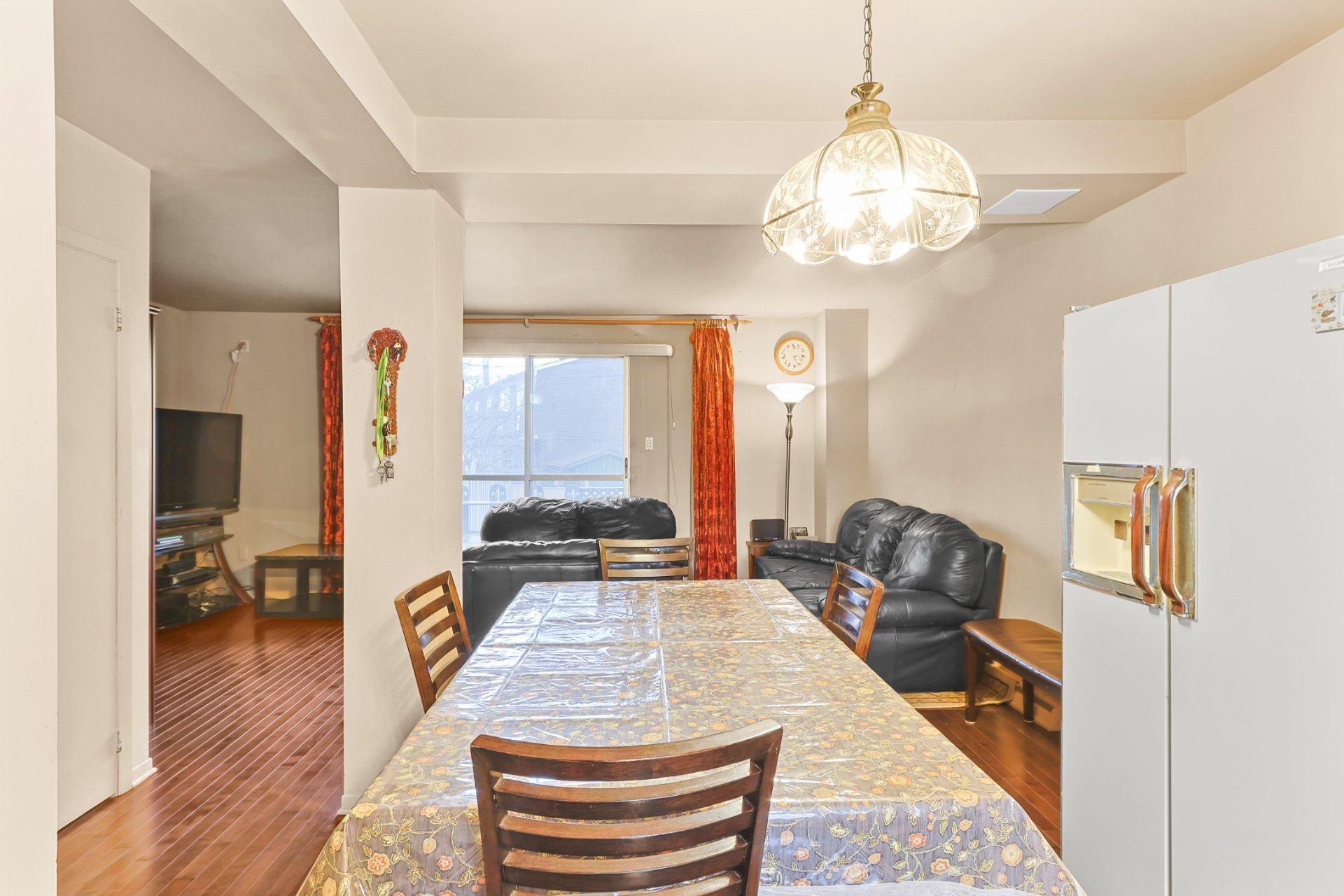 









256


Rue Gardenia

,
Dollard-des-Ormeaux,




QC
H9G1B7

